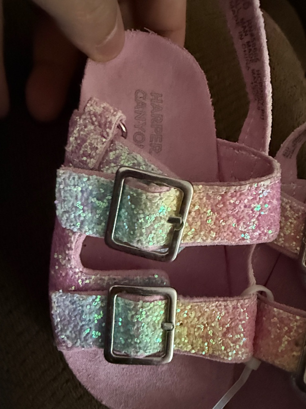 Harper Canyon Girls Sparkle Pink Glitter Buckle Sandals.
Size 6 - Picture 5 of 10